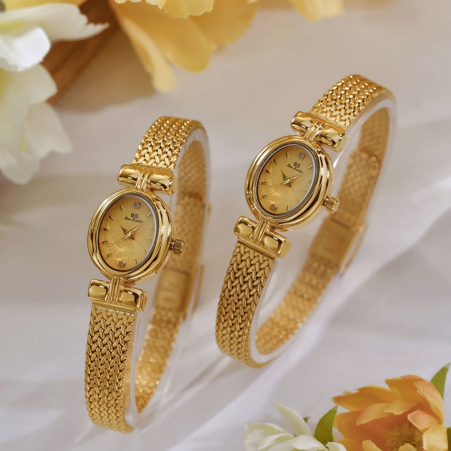 Vintage gold/silver round stainless steel watch