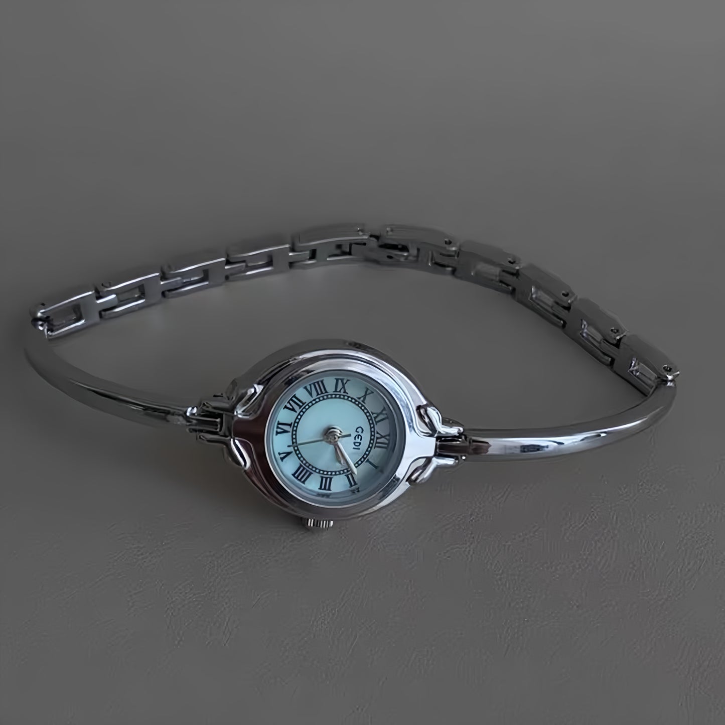 Vintage Style Gold/Silver-Blue Round Face Bracelet Watch
