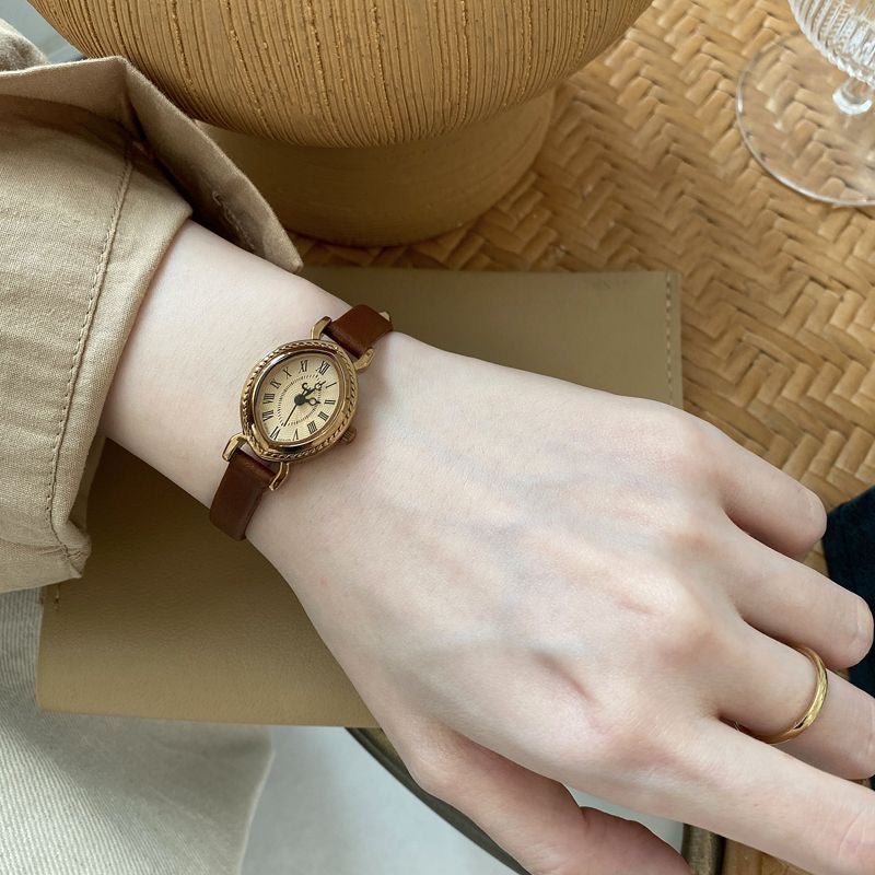 Vintage Brown Bucket-Shaped Leather Watch