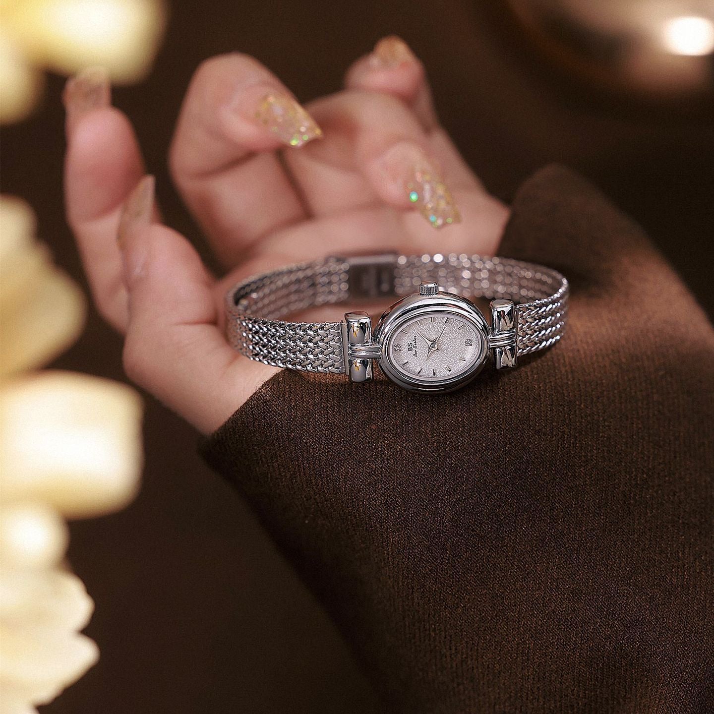 Vintage gold/silver round stainless steel watch