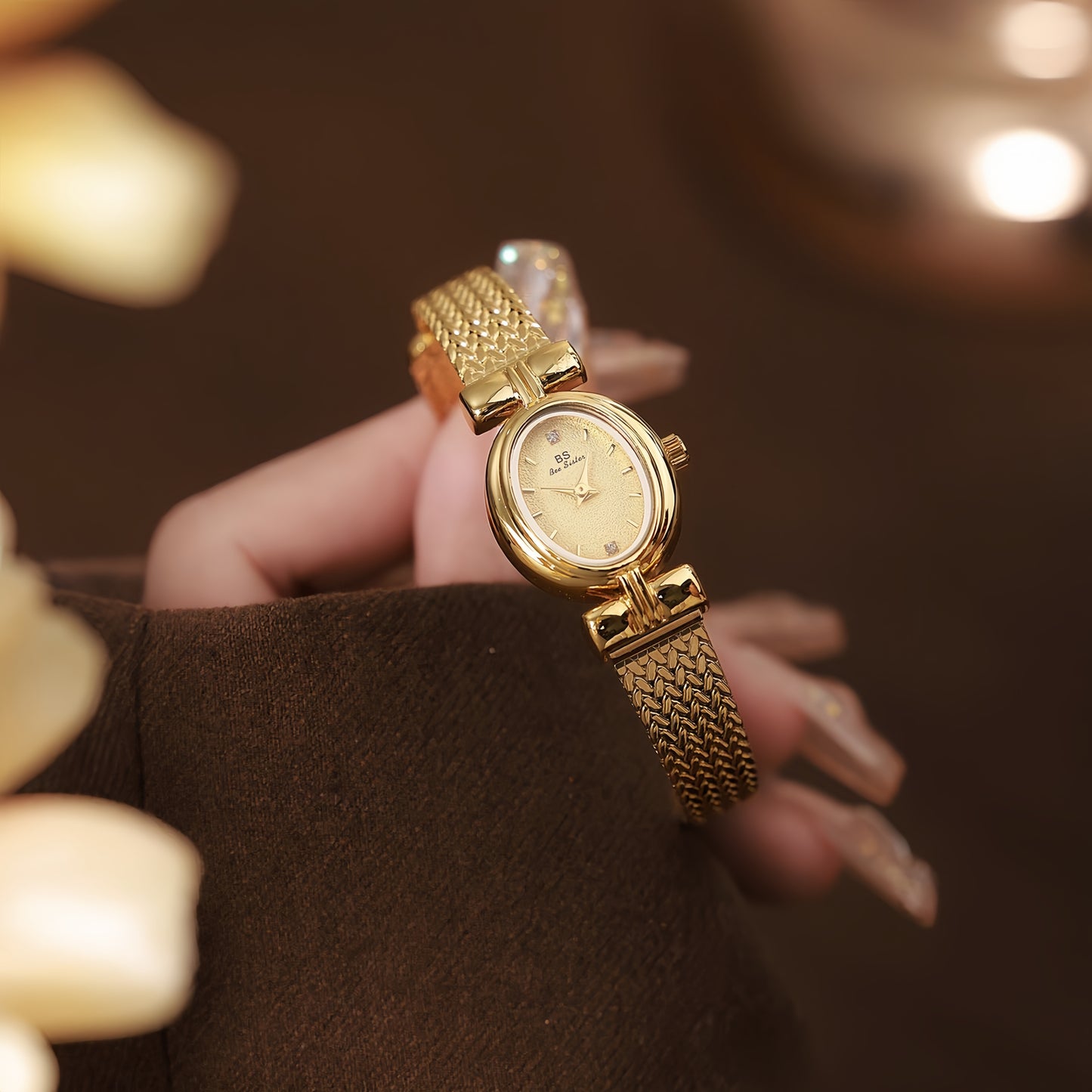 Vintage gold/silver round stainless steel watch