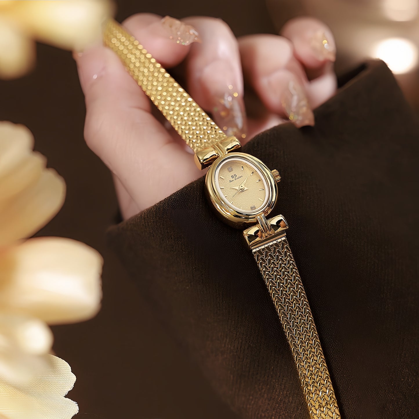 Vintage gold/silver round stainless steel watch