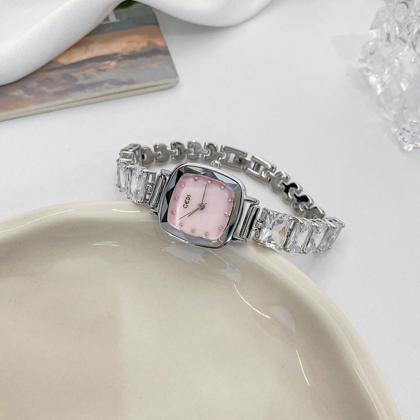 Minimalist style crystal round dial bracelet women's watch