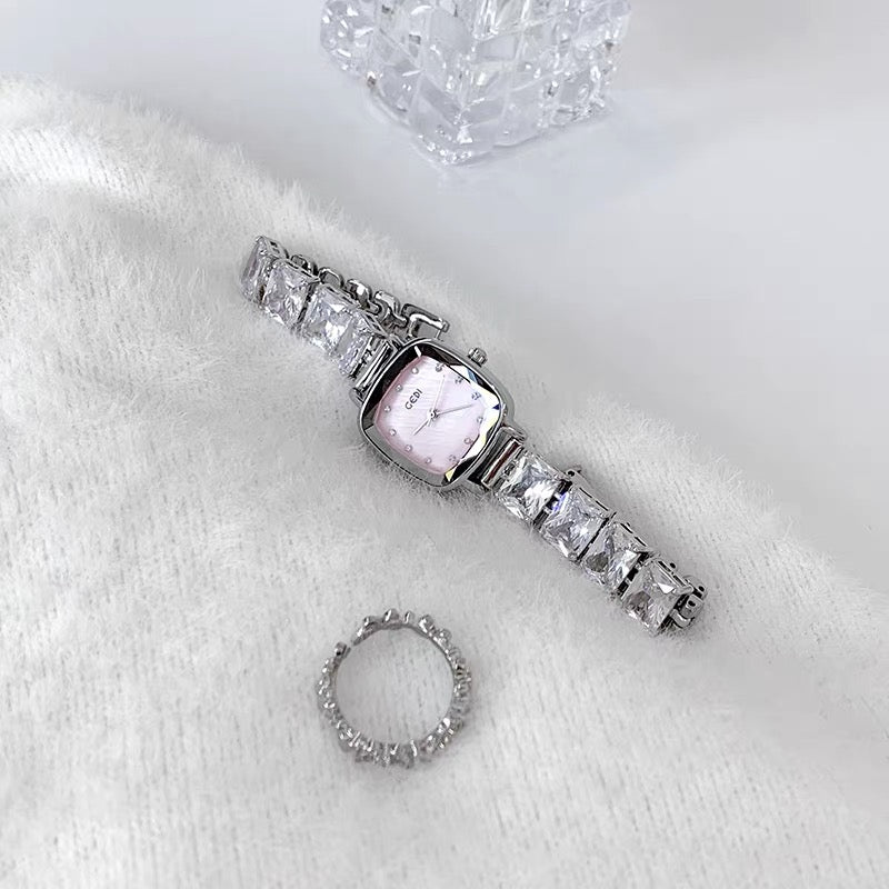 Minimalist style crystal round dial bracelet women's watch