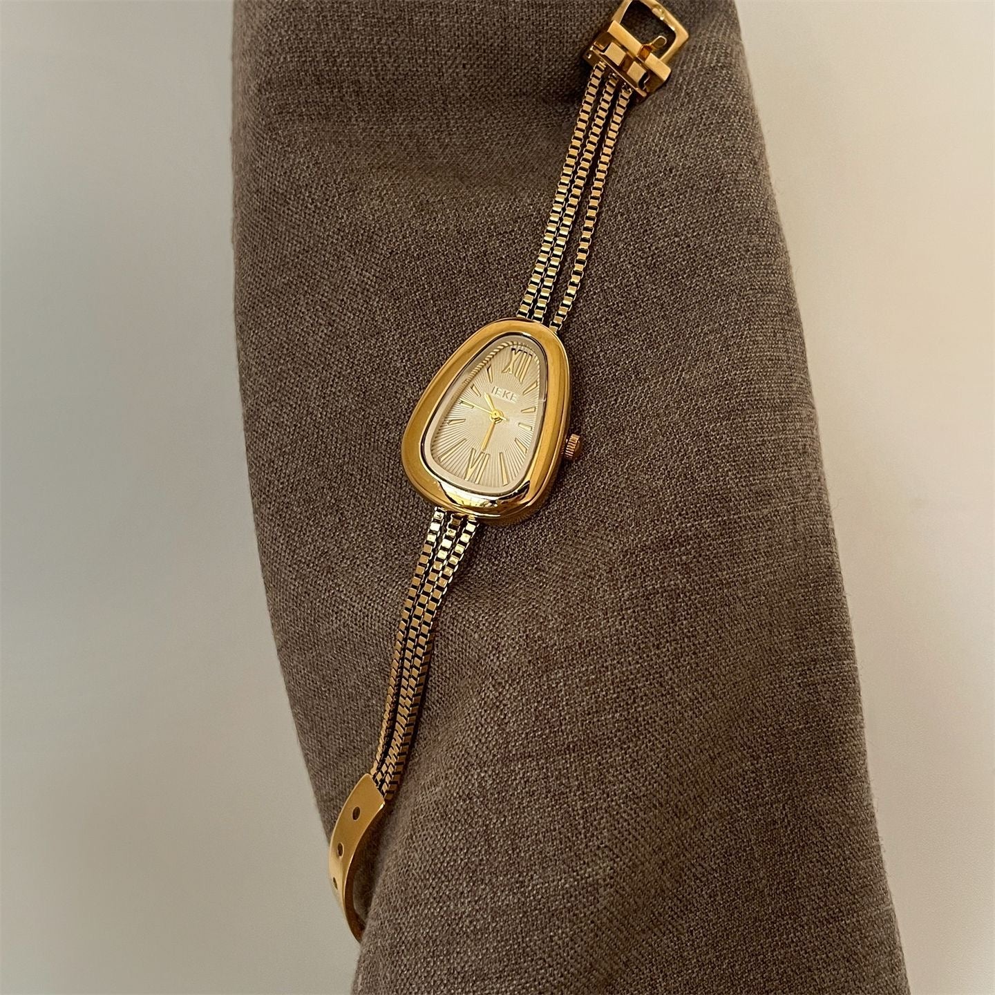 Classic Gold/Silver Snake Head Chain Watch for Women