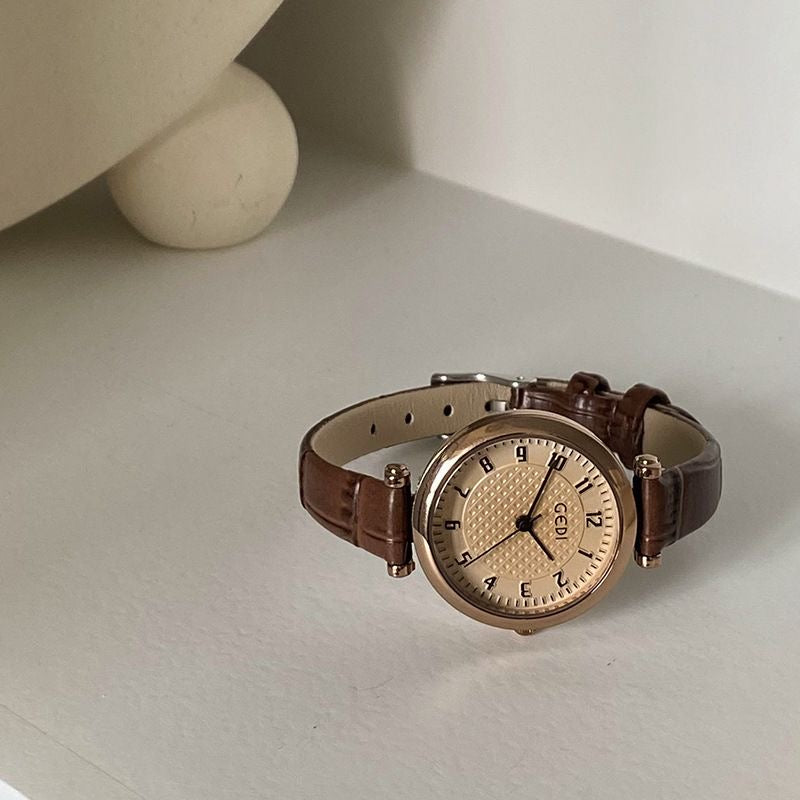 Classic Brown/Black Round Leather Wristwatch