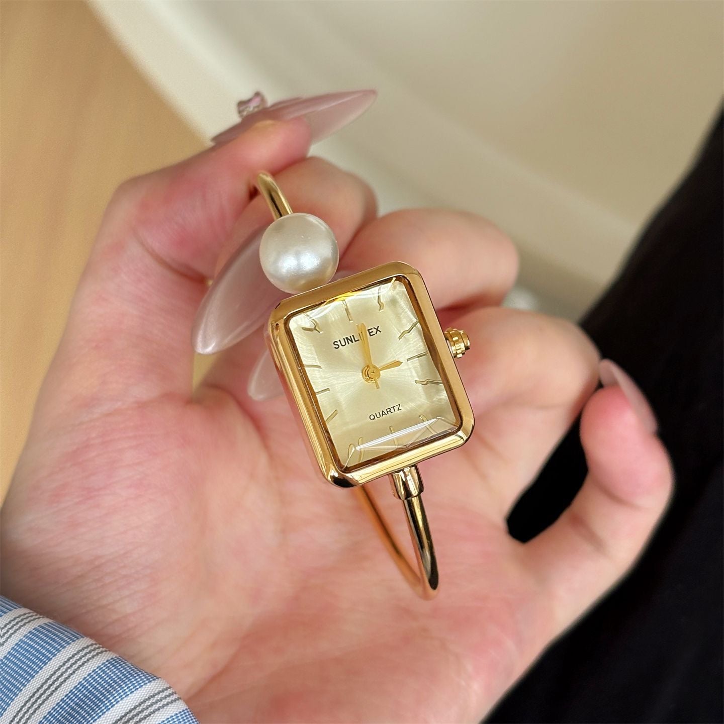 Stylish square dial mother-of-pearl bracelet watch