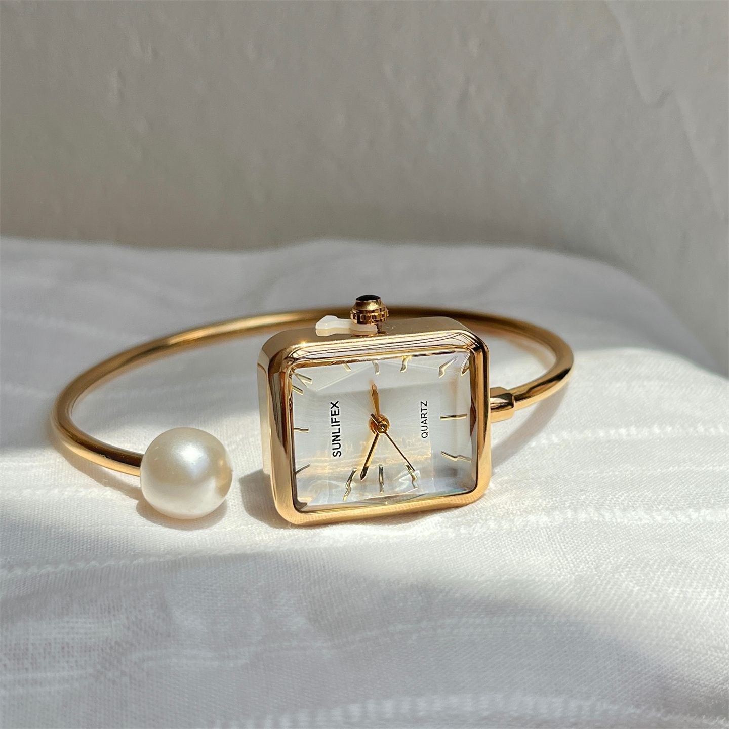 Stylish square dial mother-of-pearl bracelet watch