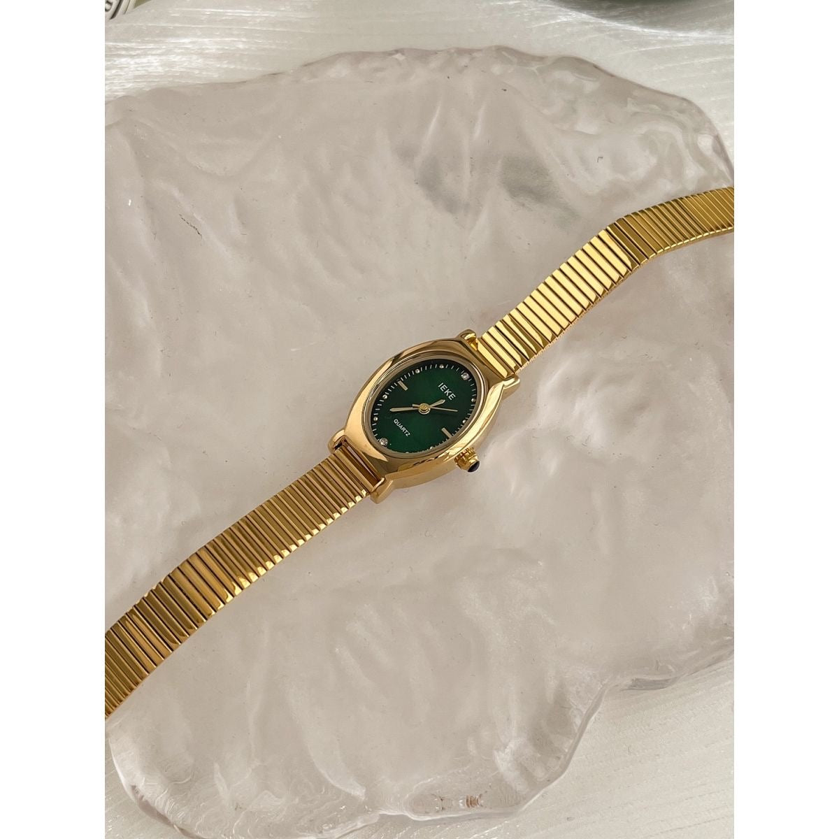Chic Style Gold Emerald Green Oval Bracelet Ladies Watch
