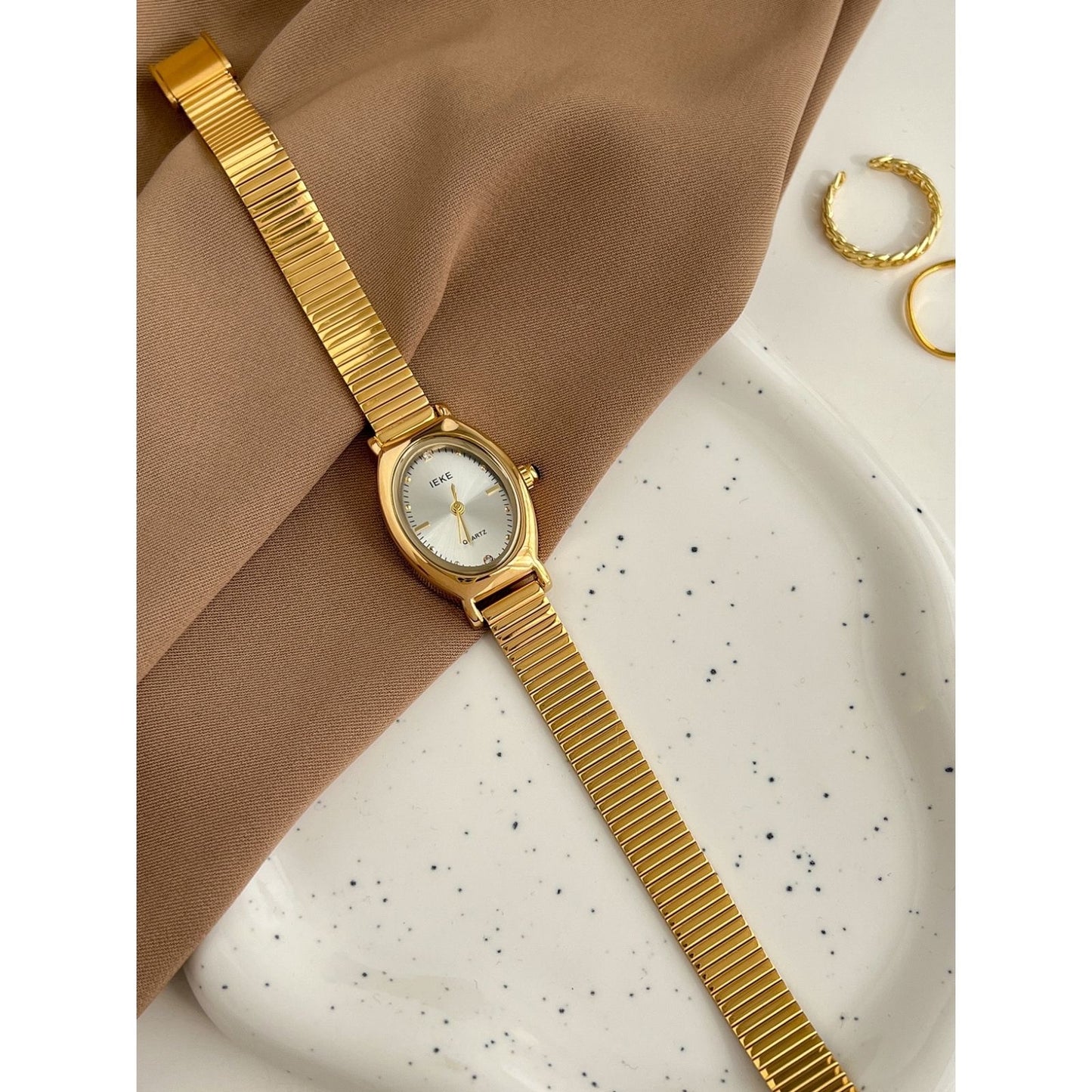 Chic Style Gold Emerald Green Oval Bracelet Ladies Watch