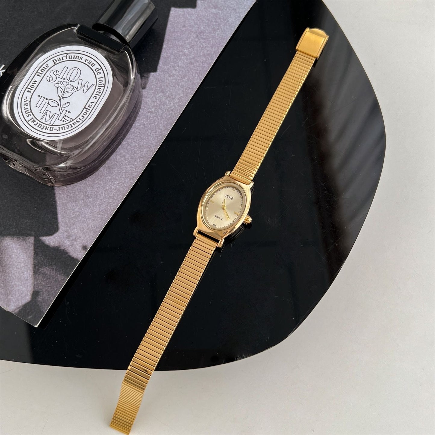 Chic Style Gold Emerald Green Oval Bracelet Ladies Watch