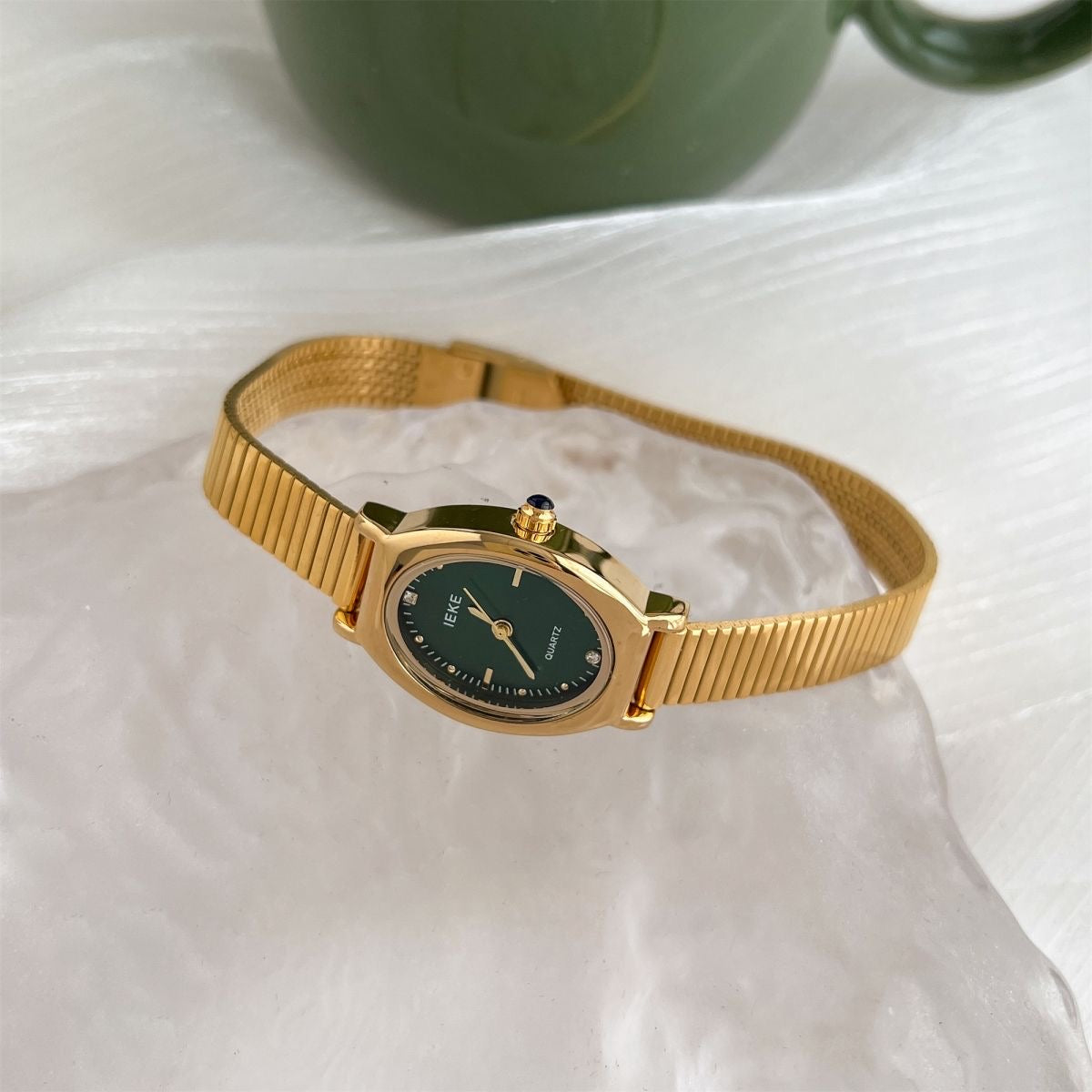 Chic Style Gold Emerald Green Oval Bracelet Ladies Watch