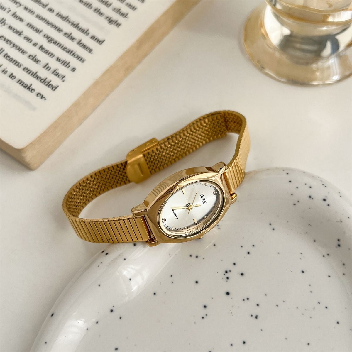 Chic Style Gold Emerald Green Oval Bracelet Ladies Watch