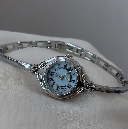 Vintage Style Gold/Silver-Blue Round Face Bracelet Watch