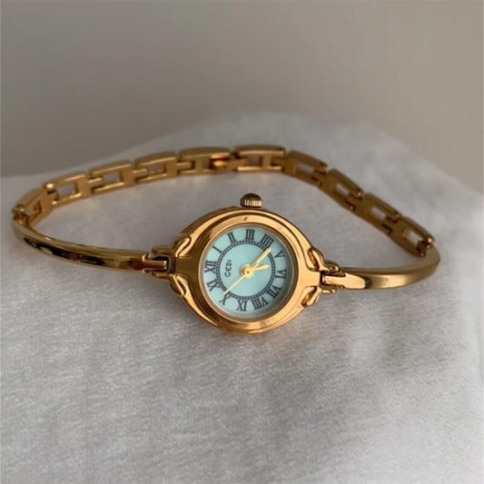 Vintage Style Gold/Silver-Blue Round Face Bracelet Watch