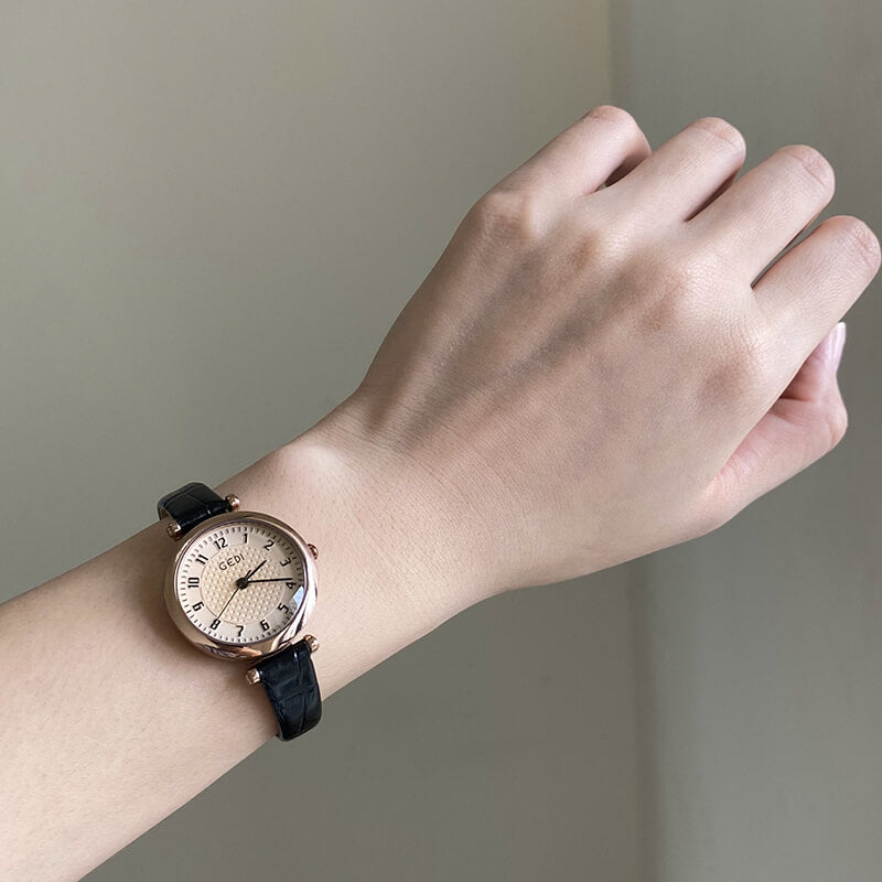 Classic Brown/Black Round Leather Wristwatch