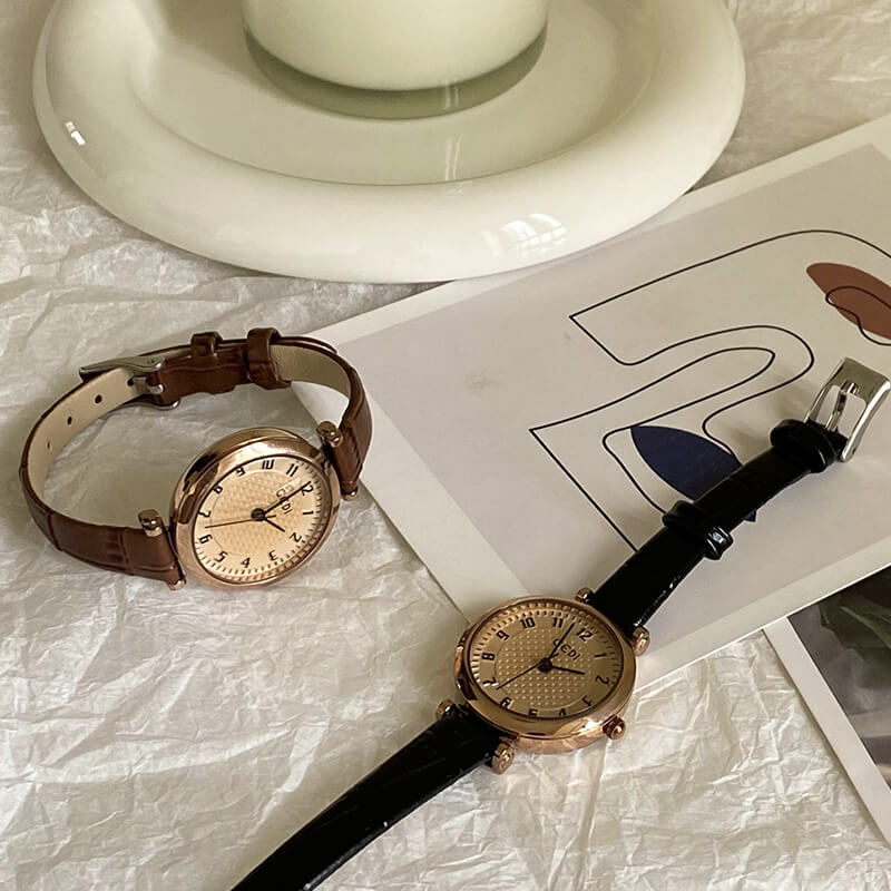 Classic Brown/Black Round Leather Wristwatch